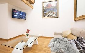 Unforgettable Split Level Jacuzzi Suite Navona